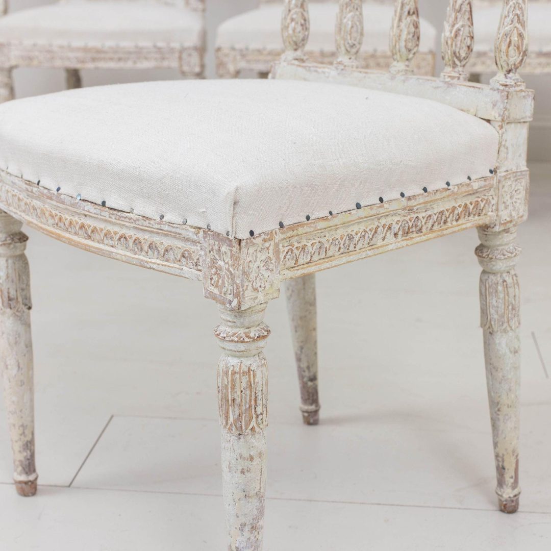 8_2140_19th_century_swedish_gustavian_period_set_of_six_dining_chairs_in_original_paint_009