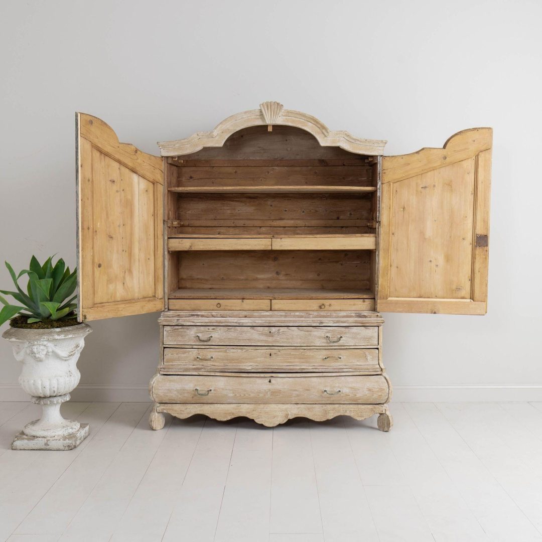 8_2155_18th_century_dutch_rococo_linen_press_cabinet_in_original_patina_003