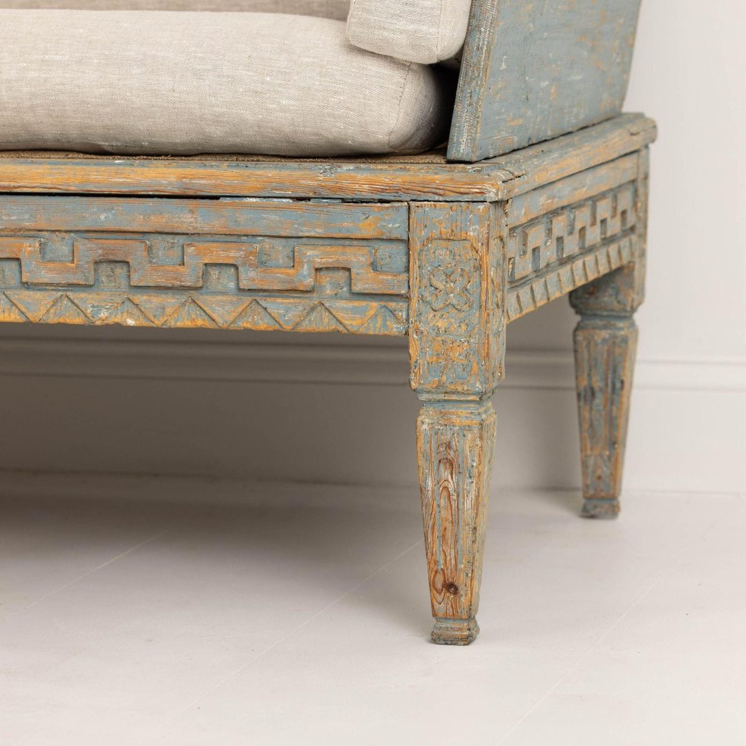 8_2232_18th_century_Swedish_Gustavian_period_Trag_Sofa_007