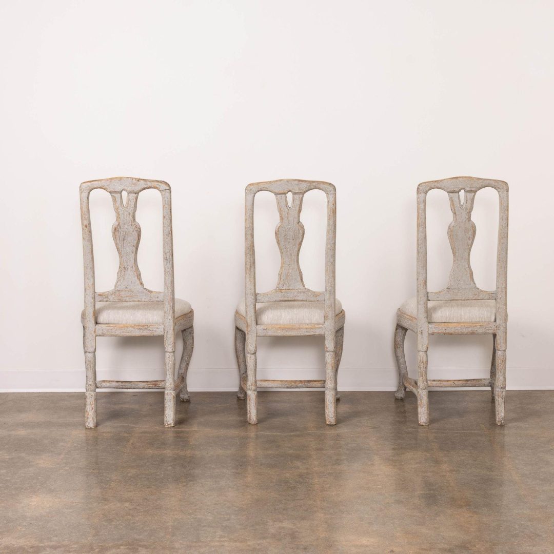 8_2236_18th_century_set_of_six_Swedish_Rococo_painted_chairs_002