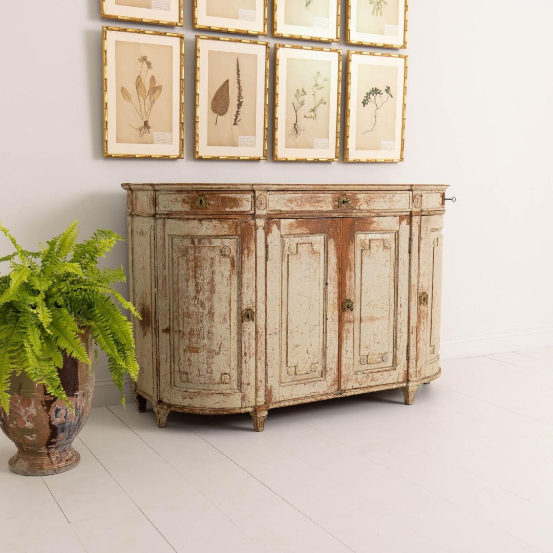 8_2239_18th_century_Swedish_gustavian_demilune_buffet_in_original_paint_002