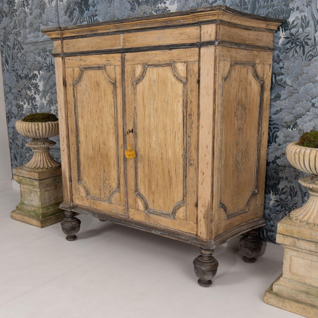 8_700_18th_century_italian_baroque_style_painted_armoire_cabinet_019
