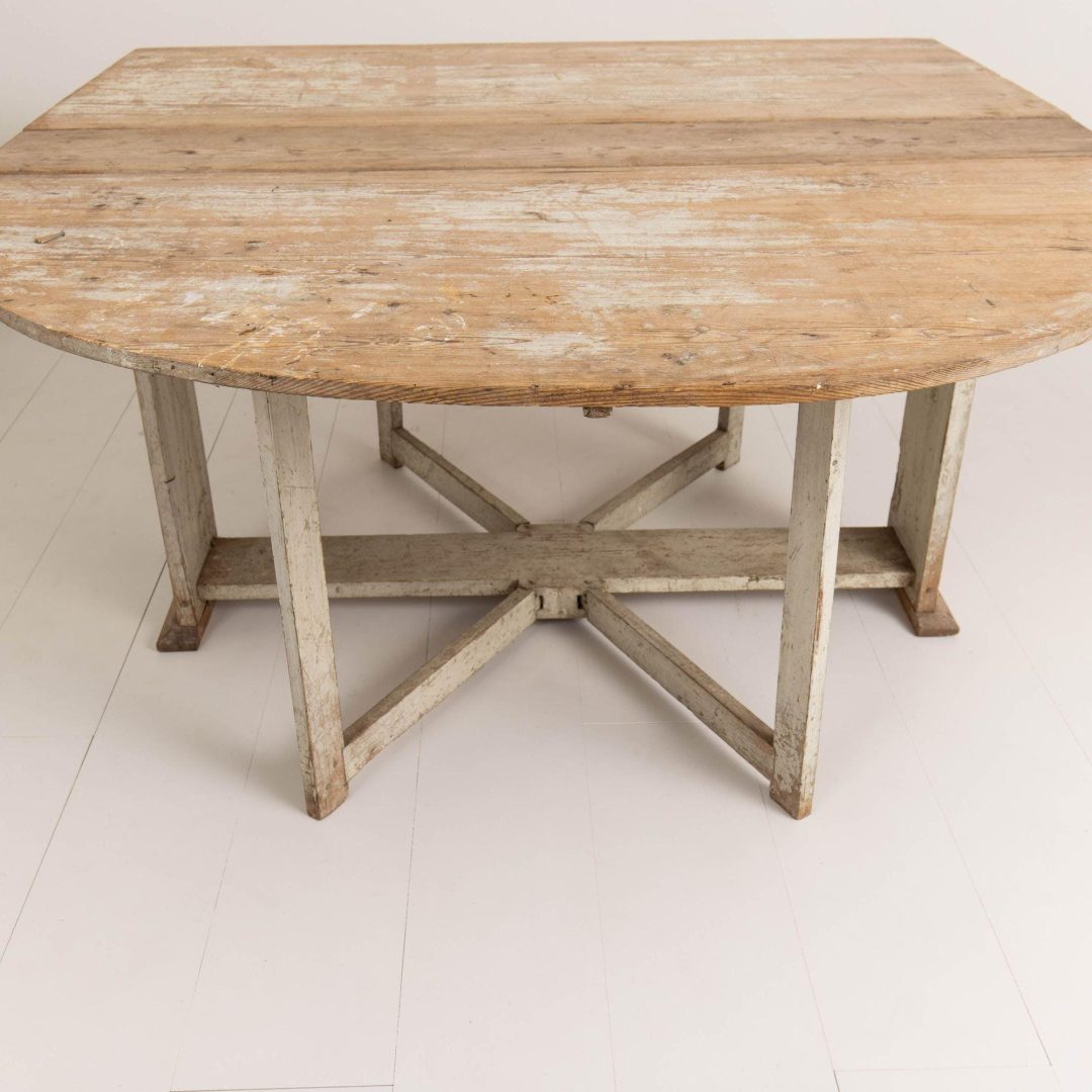 9_2130_18th_century_swedish_Gustavian_drop_leaf_table_in_original_paint_005