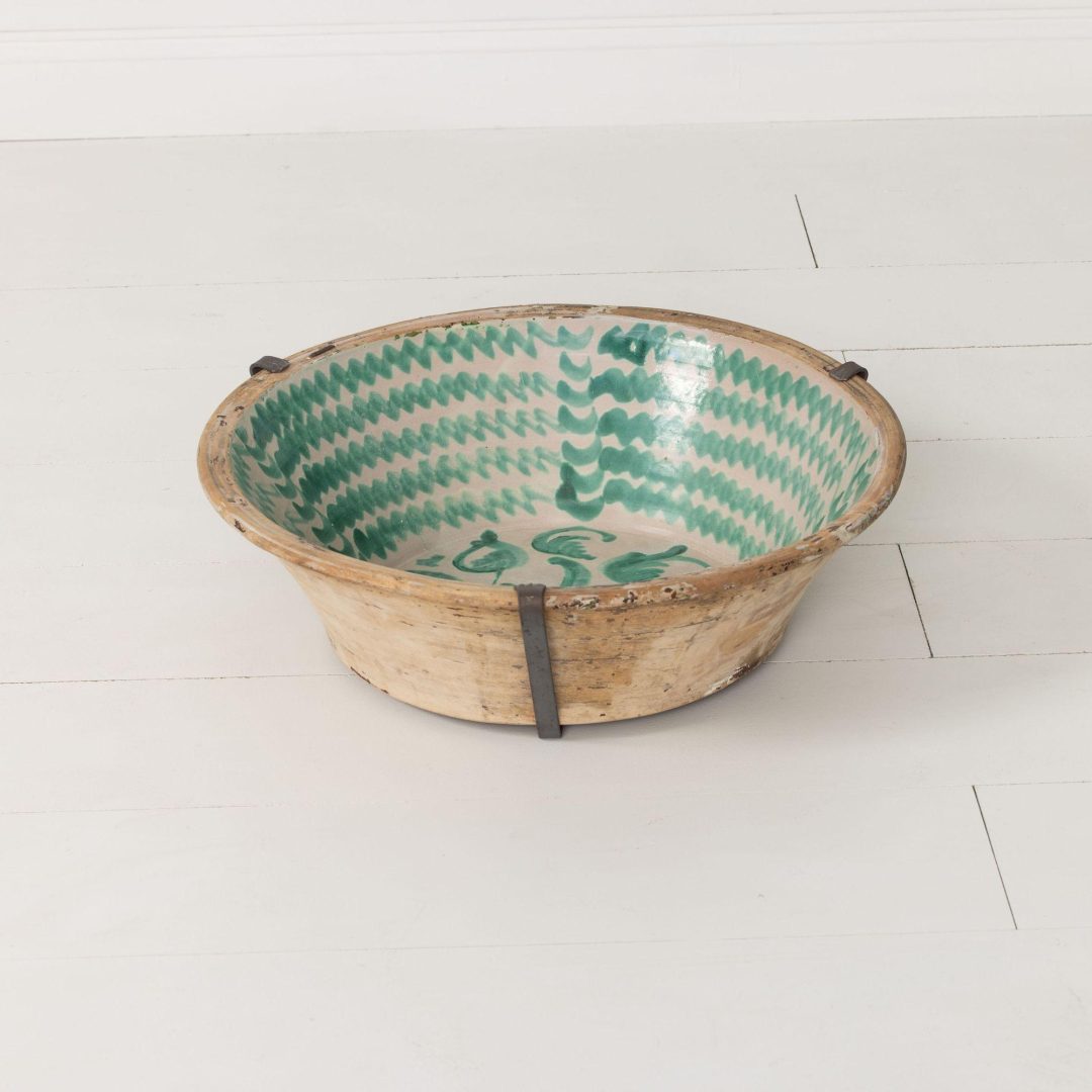 9_2131_1_19th_century_spanish_large_green_fajalauza_lebrillo_bowl_with_hanging_iron_and_stand_011