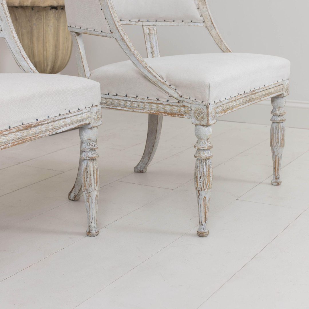 9_2165_19th_century_swedish_gustavian_pair_of_painted_barrel_back_arm_chairs_010