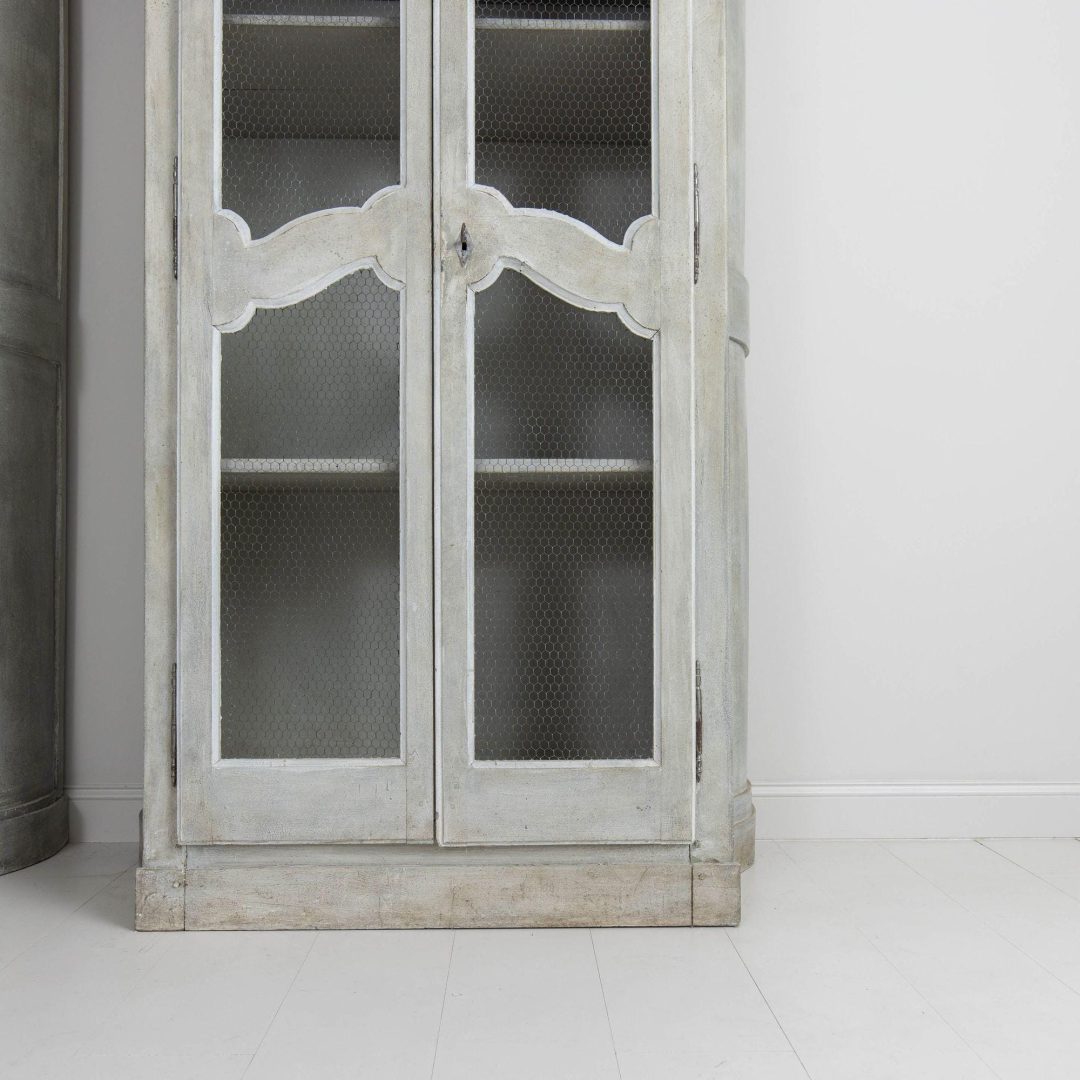 9_2167_19th_century_french_pair_of_large_painted_cabinets_007