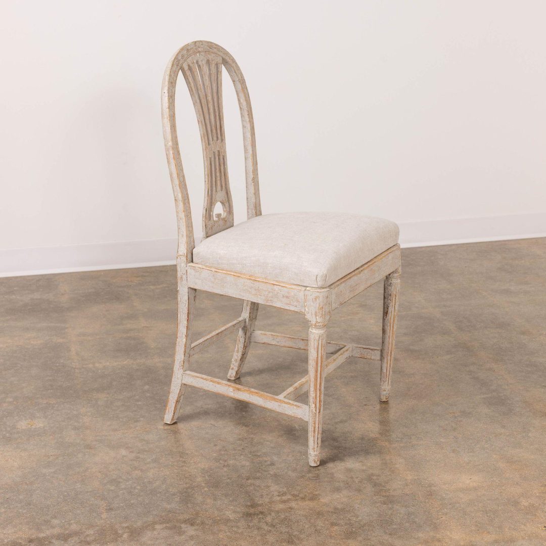 9_2195_18th_century_set_of_twelve_Swedish_Gustavian_painted_chairs_010