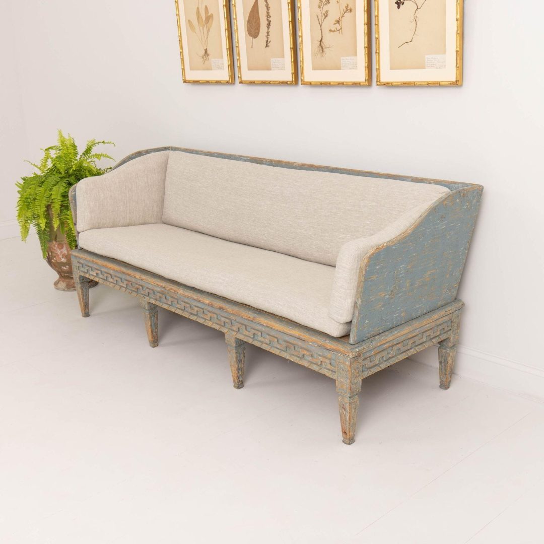 9_2232_18th_century_Swedish_Gustavian_period_Trag_Sofa_003