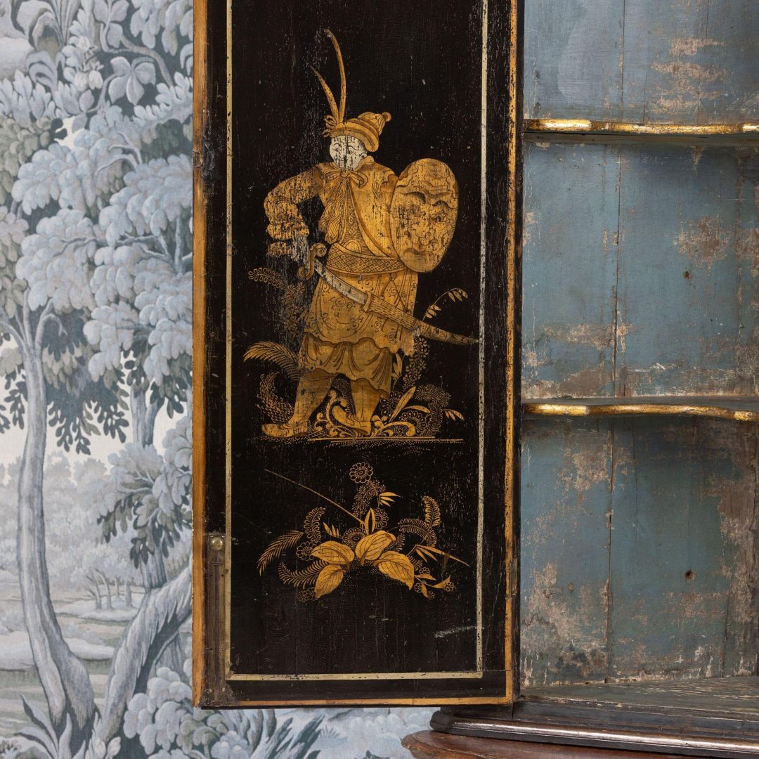 9_2288_18th_century_English_black_lacquer_and_parcel_gilt_corner_cabinet-0015