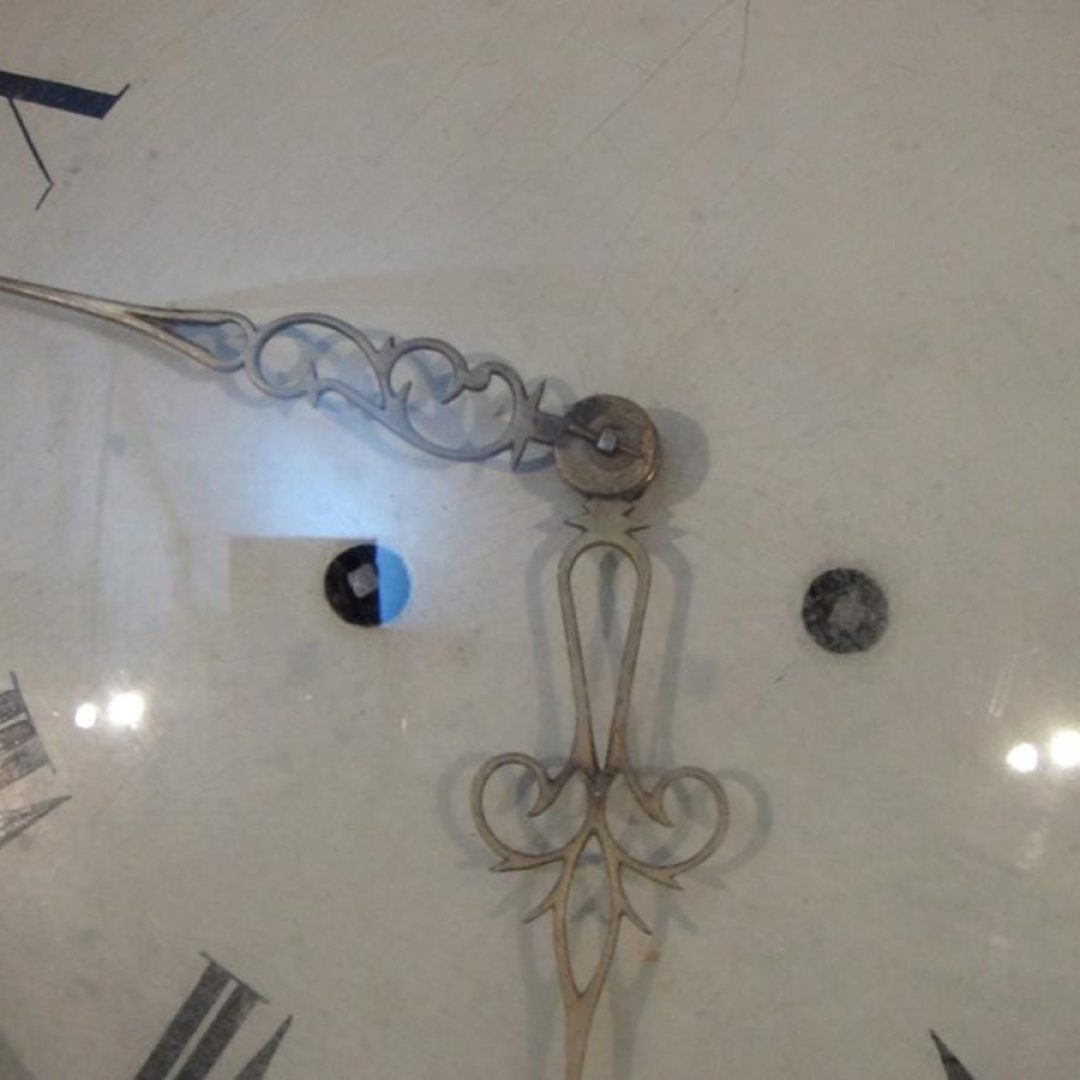 Clock203.jpg