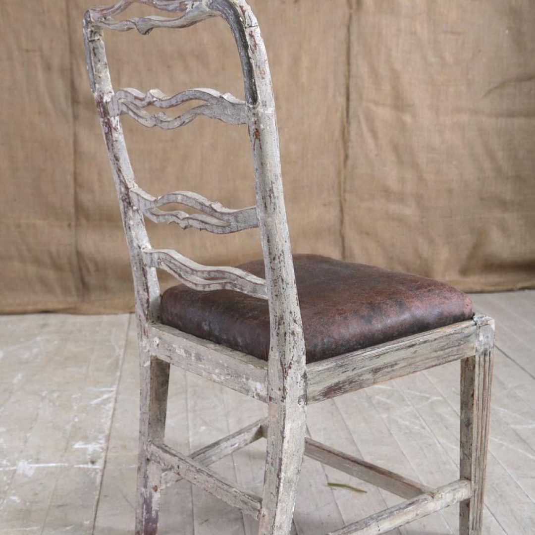 chairs2034.jpg