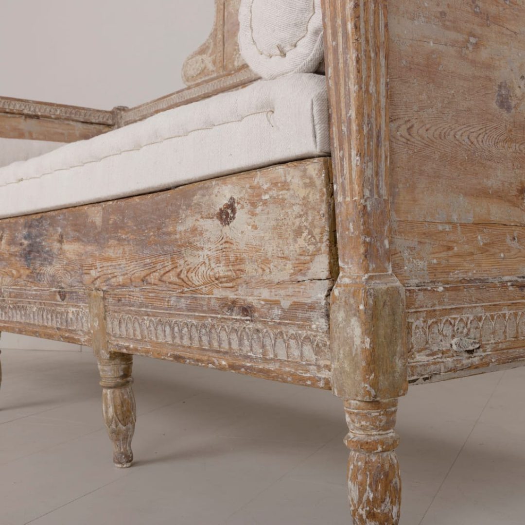 gustavian20sofa2014.jpg