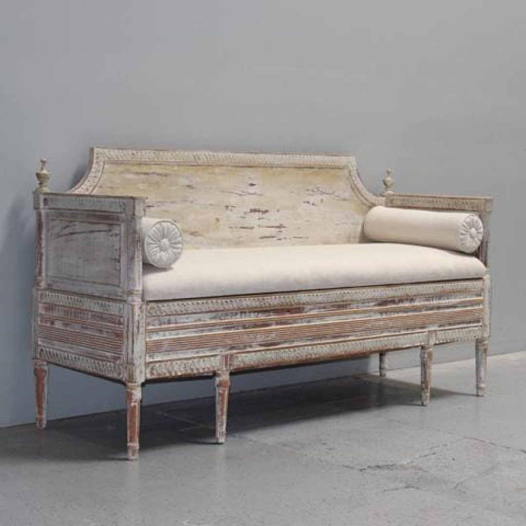 settee202_1.jpg
