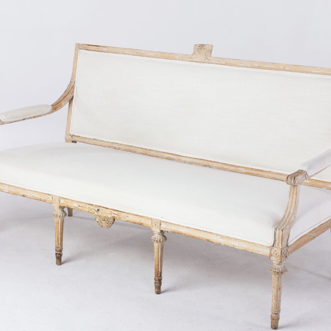 settee206_0.jpg