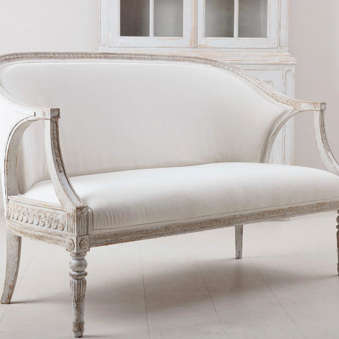 sofa20gust208.jpg